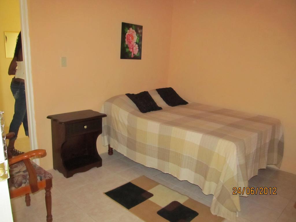 Barefoot Guest House Belfast Стая снимка